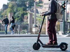 Scatta l’assicurazione obbligatoria per i monopattini: costi, regole e criticità del nuovo sistema Bonus mobilità