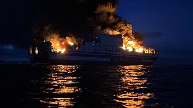 L'Euroferry Olympia una delle due navi andate in fiamme