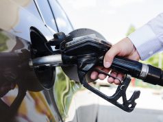 Carburanti stabili ma mercati in tensione: benzina ferma a 1,783 €, gasolio in lieve calo caro benzina e gasolio - carburanti