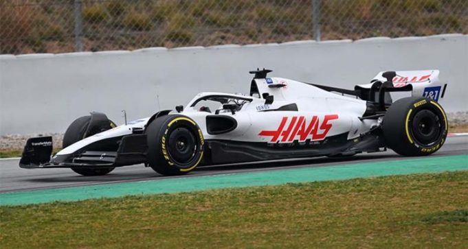 Uefa e F1 “contro” la Russia: finale di Champions spostata, Gp di Sochi sospeso Haas cancella la bandiera della Russia dalla livrea