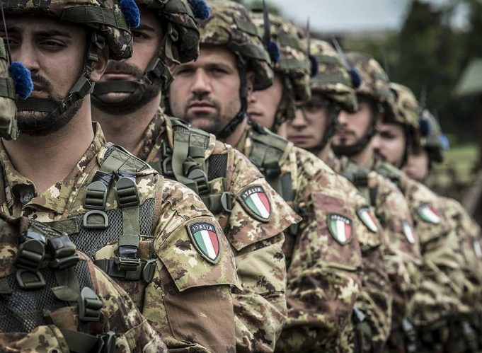 Ucraina, Draghi: pronti 1400 militari, altri 2000 disponibili Esercito Italiano - pronto il contingente per la crisi in Ucraina