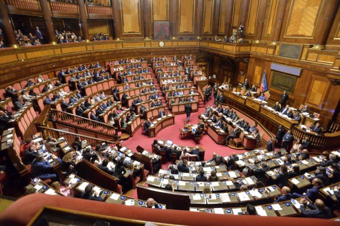 Dl Ucraina, Senato conferma fiducia al governo Draghi. Aggirato il voto su riarmo Crisi di governo: il voto al Senato - ucraina