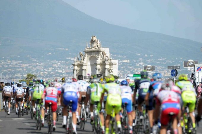 Il Giro d’Italia torna al Sud: la ‘corsa rosa’ farà tappa a Napoli per celebrare Procida Giro d'Italia 2013 - Prima Tappa La Gara