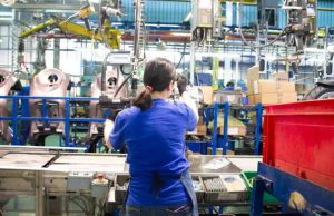 Campania, imprenditori più giovani della media nazionale: solo il 26% è over 60 Impresa. Previsioni Pil al ribasso nel 2022 lavoro - Sanzioni russia