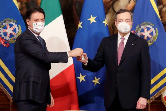 Spese Militari, scontro tra Giuseppe Conte e Mario Draghi Spese Militari, scontro tra Giuseppe Conte e Mario Draghi