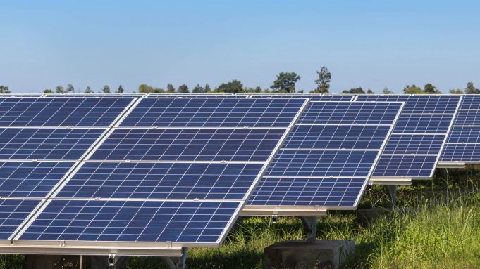 Accordo da 507 milioni per il fotovoltaico: 200 nuovi impianti e batterie per accelerare la transizione energetica Pmi efficientamento energia fotovoltaico