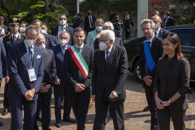 Forum Verso Sud. Mattarella, Draghi e Mara Carfagna a Sorrento per il rilancio del Mezzogiorno Verso Sud a Sorrento. Nella foto Mattarella, Carfagna e Fico