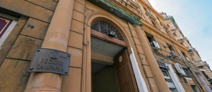 Lavori pubblici. In Campania 115 milioni di euro per cinque bandi Palazzo Santa Lucia, sede della Regione Campania - residenze universitarie