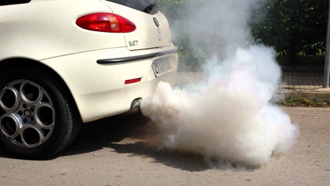 Stop alle auto a benzina e diesel in Europa dal 2035: l’ok del Parlamento Auto benzina diesel incentivi - ecobonus