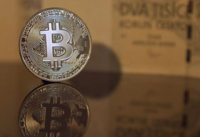 Bitcoin crollo criptovalute