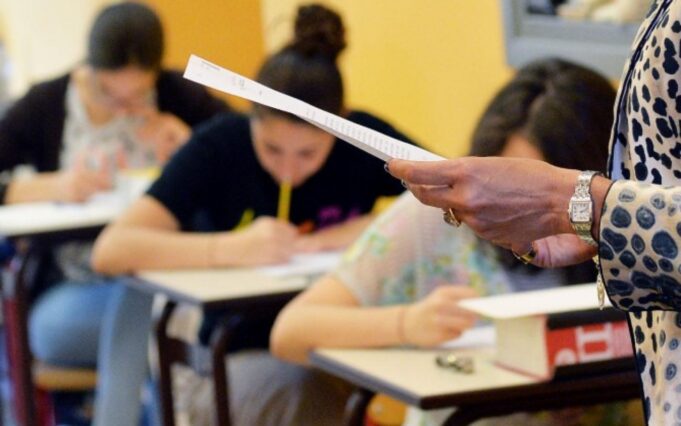 Maturità, al via la prima prova: sette tracce per oltre 500 mila maturandi Maturità