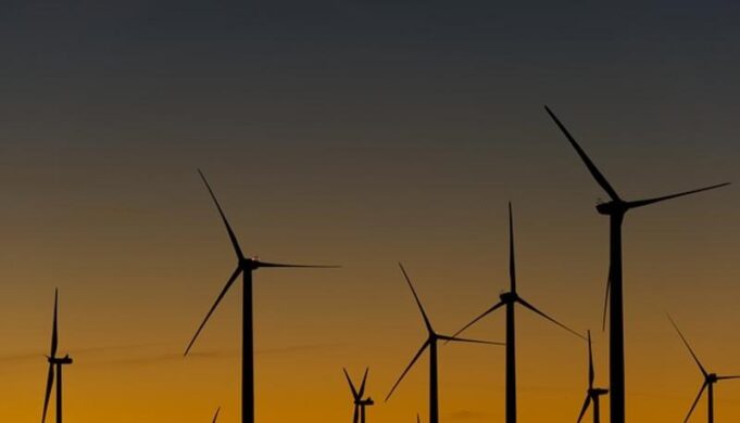 Energie rinnovabili in Italia, a che punto siamo? Le proiezioni di Terna Energie rinnovabili, impianto eolico