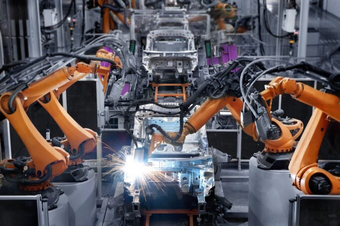 Industria e servizi, ad agosto il fatturato torna a calare: pesa la domanda estera Industria