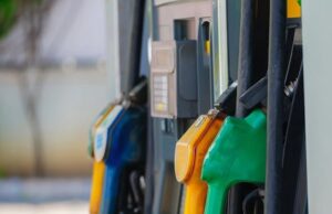Carburanti, la benzina sale a 1,89 dopo la riduzione dello sconto sulle accise. Gasolio stabile Petrolio benzina