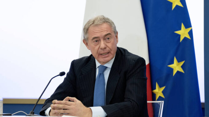 Manovra 2026, Urso rilancia l’industria: 13 miliardi alle imprese e svolta sul Piano 5.0 Ministro Urso Imprese - Green deal