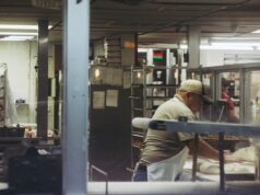 Manifattura italiana ai massimi da quattro anni: Pmi a 52,1, spinta da ordini e scorte. Eurozona in accelerazione Produzione Istat - premi produzione