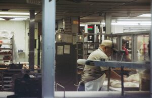 Manifattura italiana ai massimi da quattro anni: Pmi a 52,1, spinta da ordini e scorte. Eurozona in accelerazione Produzione Istat - premi produzione
