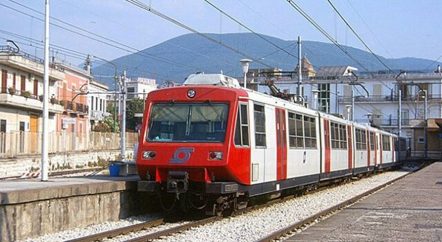 Linea vesuviana, circumvesuviana - eav