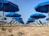 Ferragosto, vacanze da 17 miliardi: una settimana al mare costa oltre 6.500 euro a famiglia Concessioni balneari Bolkestein