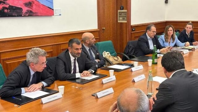 Napoli Bari incontro al mit