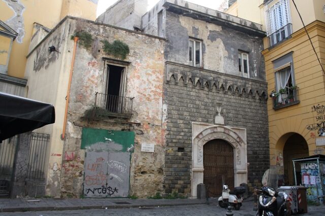 Palazzo Penne Napoli