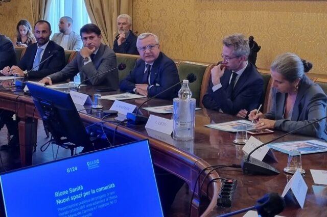 Riqualificazione urbana Napoli fontanelle Manfredi