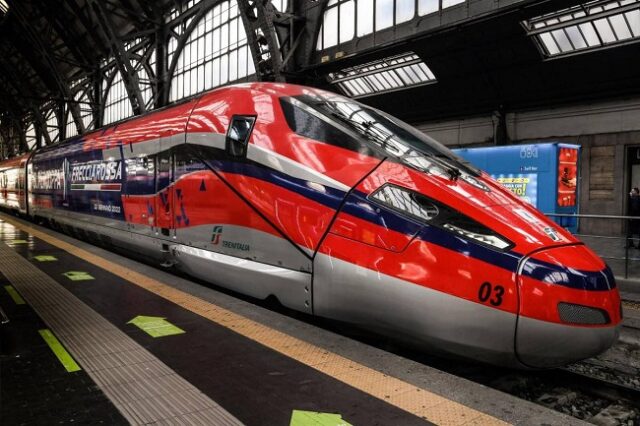 Treno frecciarossa gare FS stazioni pnrr - ferrovie dello stato - trenitalia