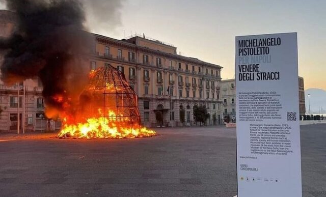 Venere degli stracci incendio napoli