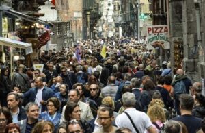 L’economia del pieno: perché il “tutto esaurito” non basta più al turismo italiano Turismo Napoli epifania