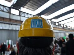 Ex Ilva, sindacati contro Urso: “Tradimento al tavolo. Meloni intervenga subito” Ex ilva Taranto scioperi vertenze