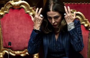 Scossone nel governo Meloni, Santanché ha ufficializzato le dimissioni da ministro Daniela Santanché