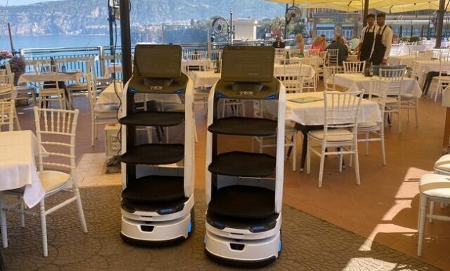 Robot camerieri sorrento Robot camerieri sorrento