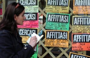 Emergenza affitti, Napoli e Roma le città meno accessibili d’Italia: solo un annuncio su quattro è sostenibile per le famiglie Caro affitti - coabitazione fluida