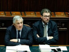 Manovra, il governo si spacca sul prelievo alle banche: Giorgetti tira dritto, Tajani dice no agli extraprofitti Tajani Giorgetti superbonus dazi bilancio