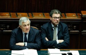 Manovra, il governo si spacca sul prelievo alle banche: Giorgetti tira dritto, Tajani dice no agli extraprofitti Tajani Giorgetti superbonus dazi bilancio
