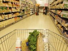 Commercio al dettaglio, luglio in frenata: secondo calo consecutivo. Crescono solo grande distribuzione ed e‑commerce Vendite e acquisti statistiche inflazione - corsia supermercato