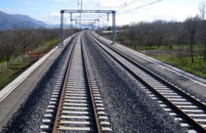 FS Sud Est, dal 1° maggio operativa la nuova società: continuità dei servizi, tutela dell’occupazione e 1,2 miliardi di investimenti Bypass ferroviario Augusta