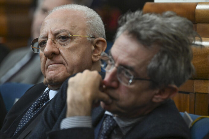 “Serve una coalizione ampia”: dopo lo stop a De Luca, il centrosinistra cerca il candidato per la Campania De Luca Manfredi esponenti del centrosinistra campania