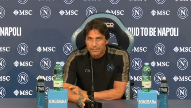 Conferenza stampa conte Cagliari Napoli