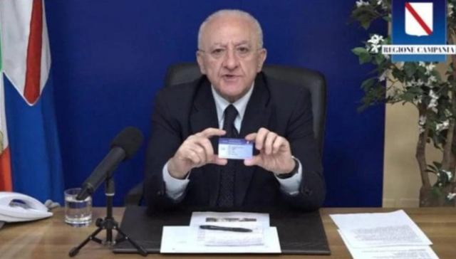 Card vaccino De Luca Campania