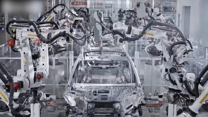Produzione a Velocità della Luce: La Fabbrica di Xiaomi che Sforna un’Auto Ogni 76 Secondi