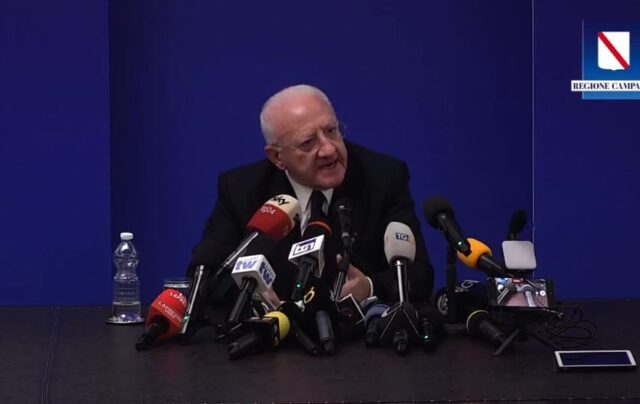 Vincenzo De Luca conferenza stampa Regione Campania Terzo Mandato