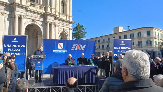 Piazza Pompei lavori eav regione campania