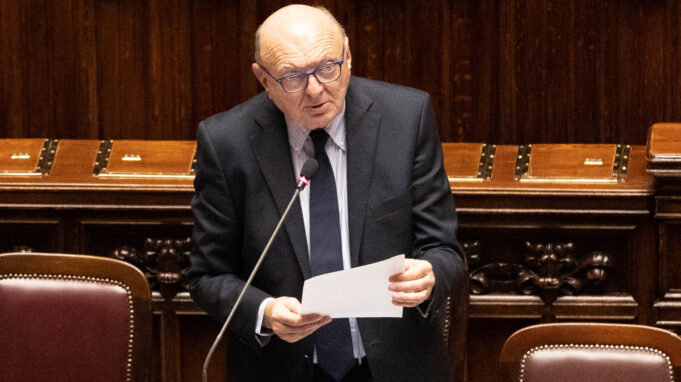 Decreto bollette, Pichetto accelera: “Soluzione vicina, nessuno scontro con Palazzo Chigi e Mef”