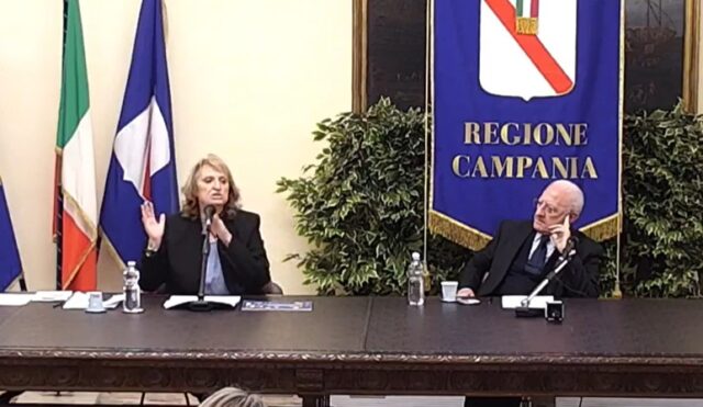 Conferenza cultura regione campania de luca Conferenza cultura regione campania de luca