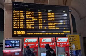 Sciopero nel gruppo FS: da questa sera 24 ore di disagi Sciopero dei treni