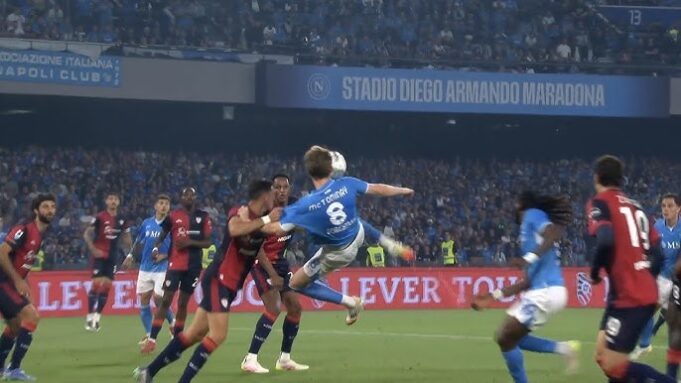 Napoli, McTominay fermato da una lieve aritmia: intervento di ablazione nei prossimi giorni Scott McTominay