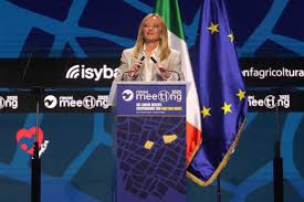 La Presidente Meloni al meeting di Rimini riceve standing ovation