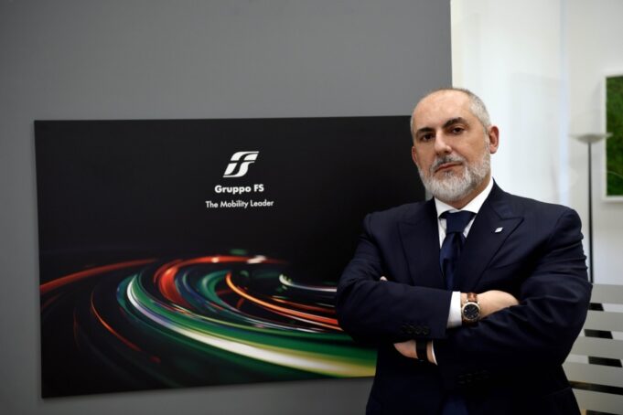 FS Italiane: nel 2025 investimenti record da 18 miliardi e spinta strategica verso una mobilità più sostenibile e moderna Donnarumma ferrovie dello stato Ferrovia
