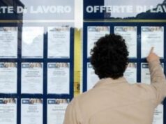Lavoro, maggio rallenta: meno occupati e disoccupati, crescono gli inattivi. Ma il trimestre resta positivo Ricerca del lavoro